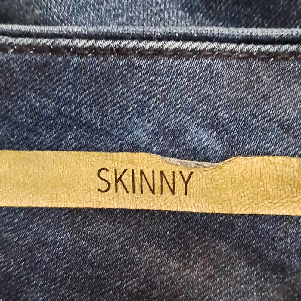 Seven 7  Women's Size 8 Tummyless Skinny Straight Blue Jeans